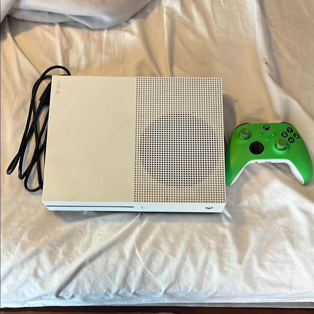 Console with Green Controller